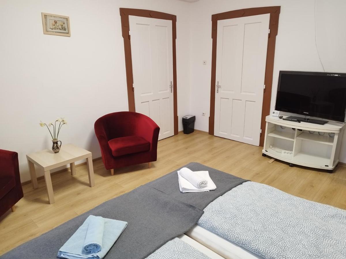 Tartos Szegfu Vendeghaz, Maganszallas Tazlar Luaran gambar