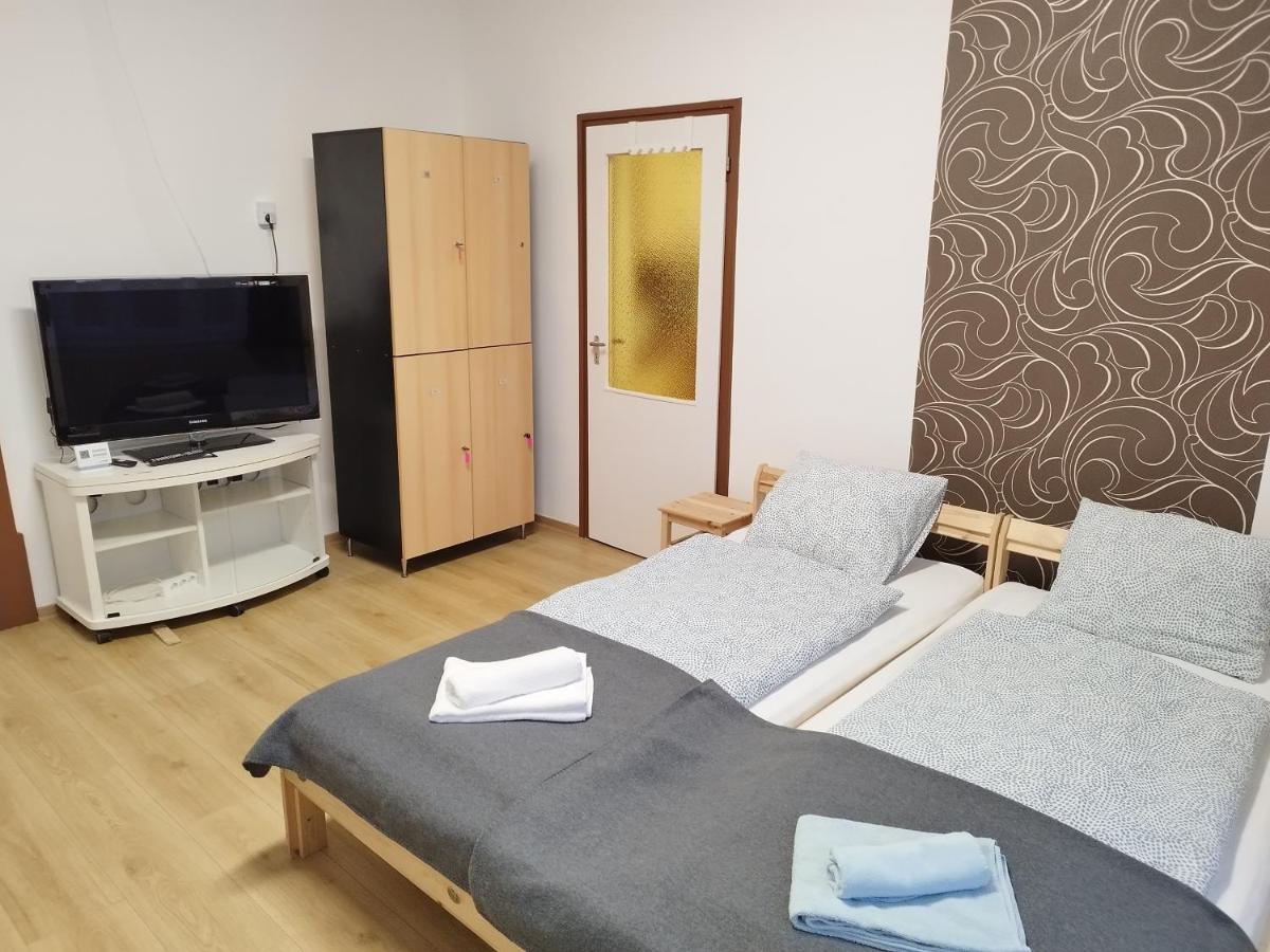 Tartos Szegfu Vendeghaz, Maganszallas Tazlar Luaran gambar