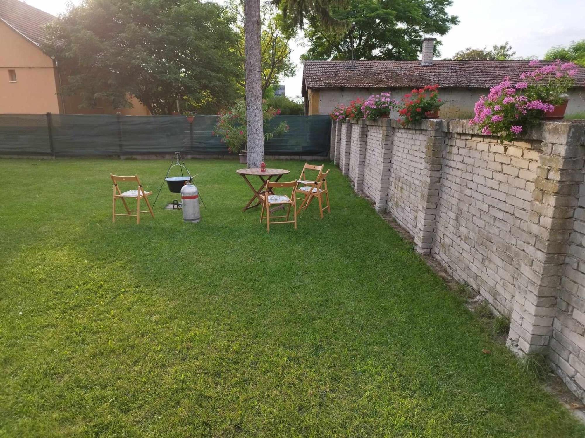 Tartos Szegfu Vendeghaz, Maganszallas Tazlar Luaran gambar