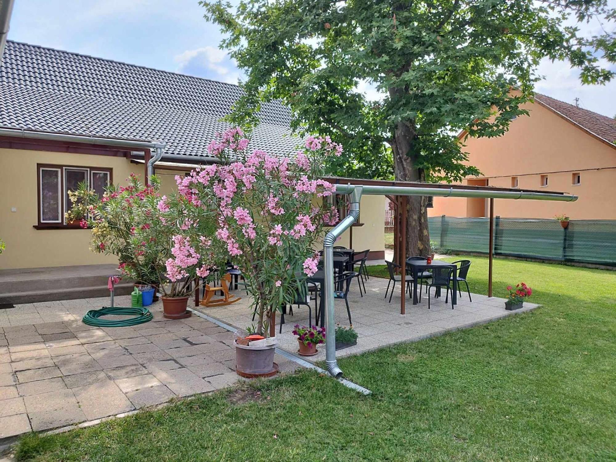 Tartos Szegfu Vendeghaz, Maganszallas Tazlar Luaran gambar