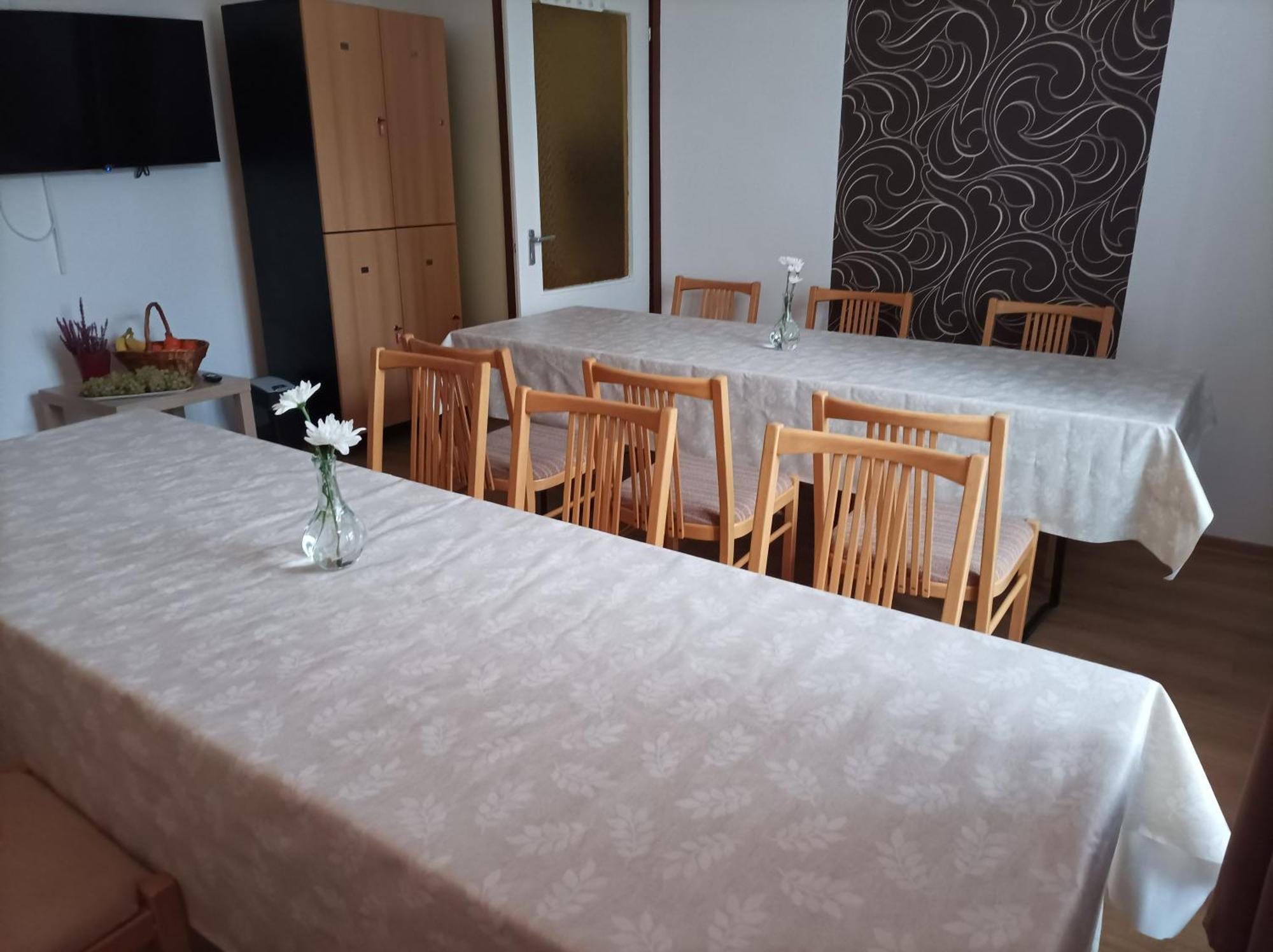 Tartos Szegfu Vendeghaz, Maganszallas Tazlar Luaran gambar